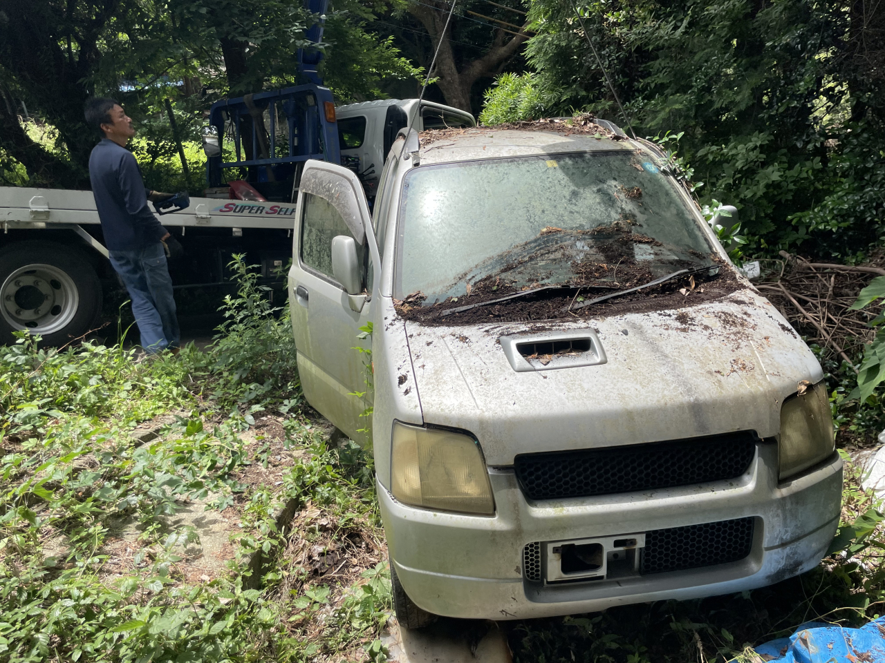 長年放置されたお車でもお引き取り可能